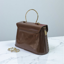 شنطة يد كلاسيكية فاخرة بمقبض علوي وحزام كتف – أناقة التمساح أو فخامة التويد