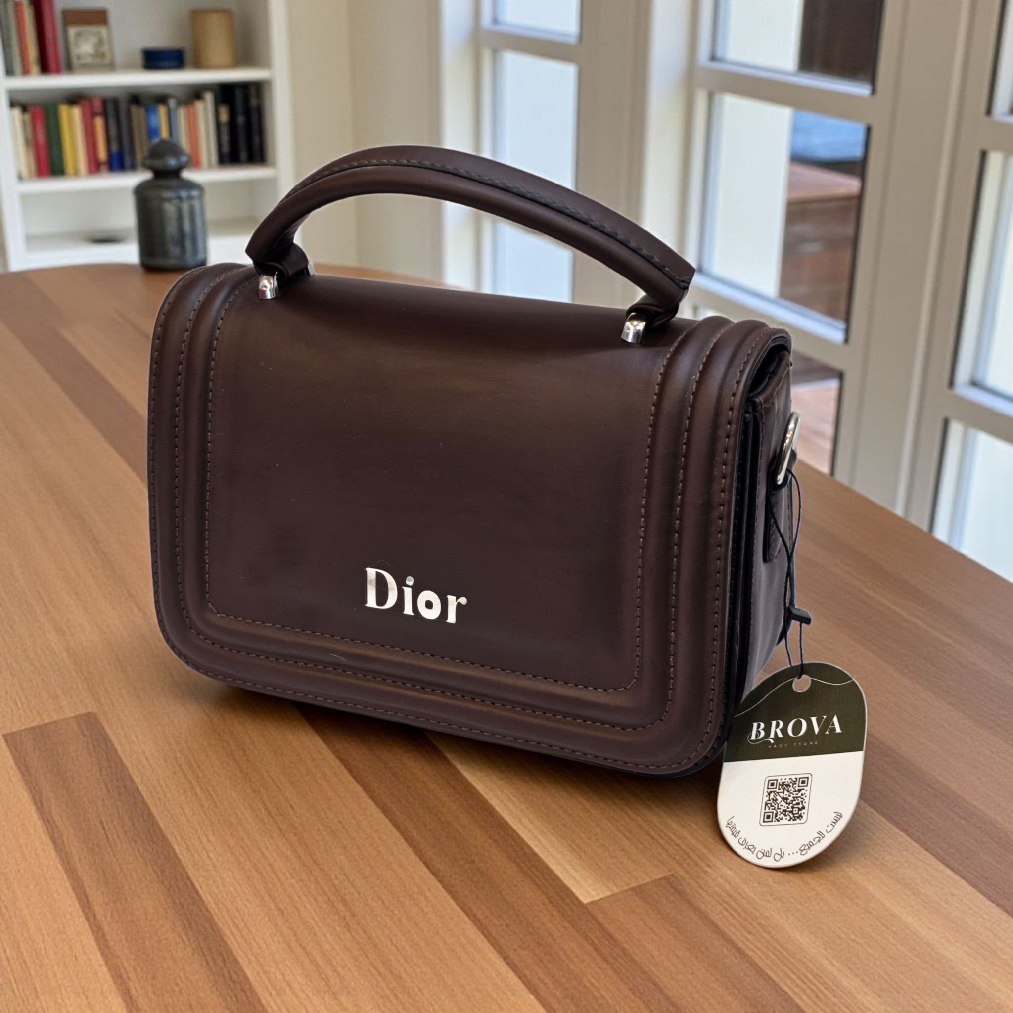 شنطة يد وكتف صغيرة كلاسيكية - تصميم صندوقي فاخر وألوان عصرية (Dior Style) - Image 3