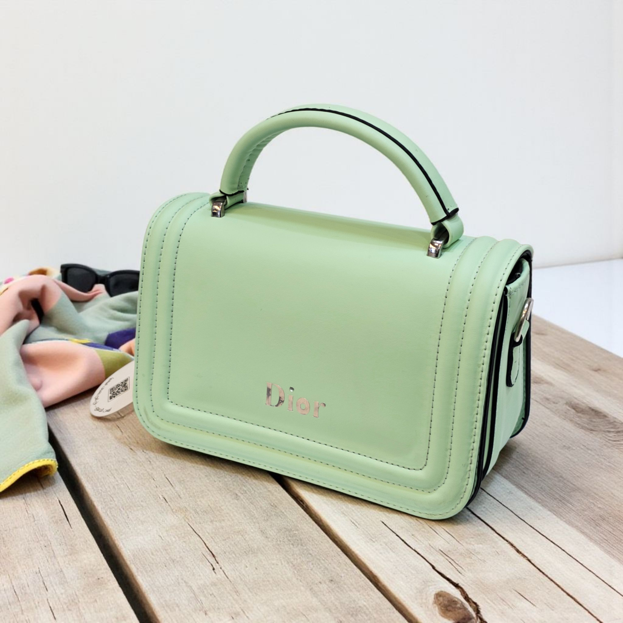 شنطة يد وكتف صغيرة كلاسيكية - تصميم صندوقي فاخر وألوان عصرية (Dior Style) - Image 6